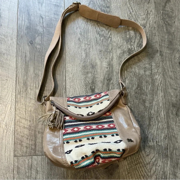 The‎ Sak Deena Embroidered Flap Fold Over Crossbody Bag - Picture 1 of 10